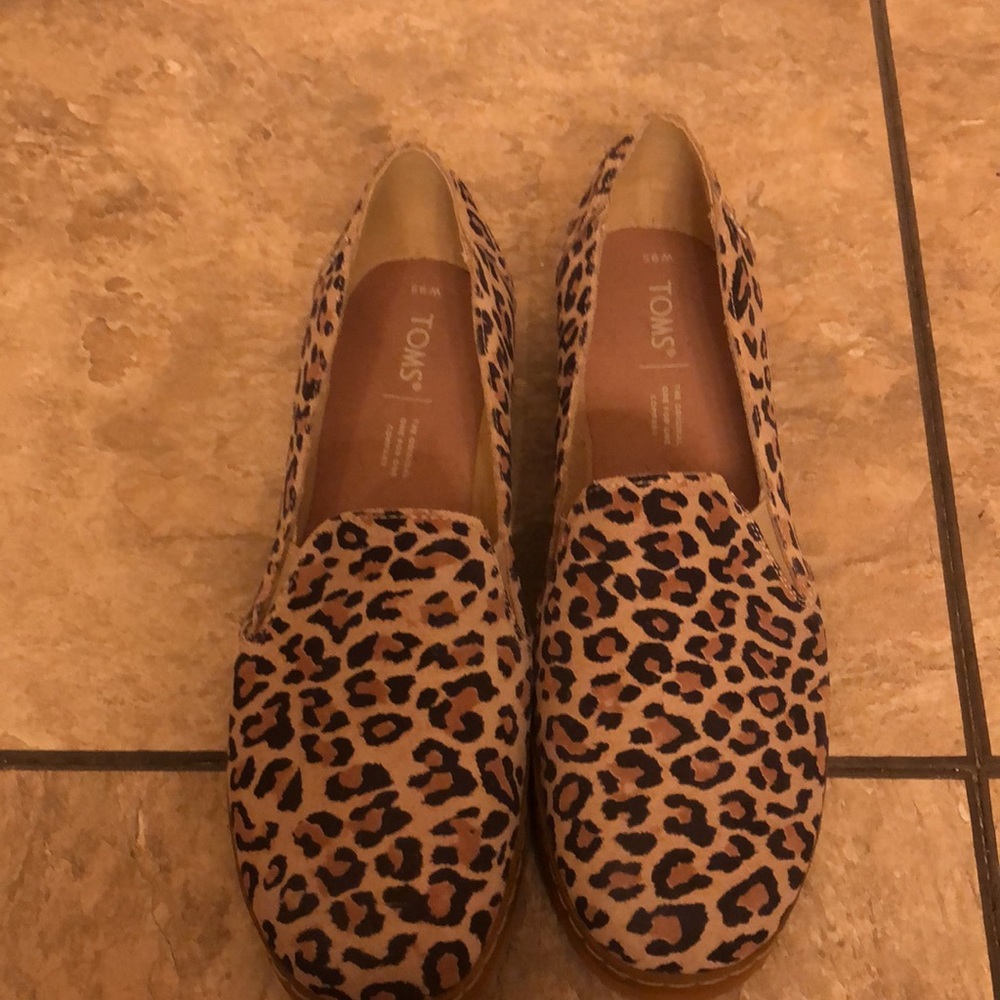 Toms Leopard Print Flats - Picture 3 of 6
